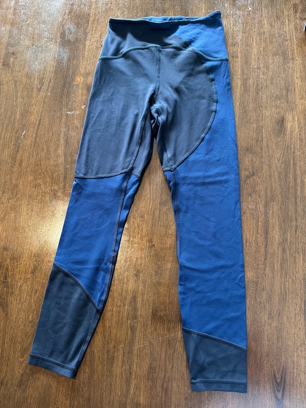 lululemon athletica Nulu Black & Navy High-Rise Colorblock Leggings - size 4 - Picture 6 of 7